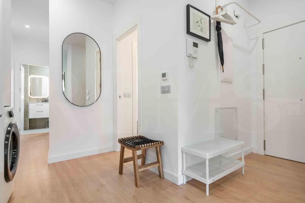 Fresh & Stylish Apartment With Parking By Rems Málaga Exterior foto