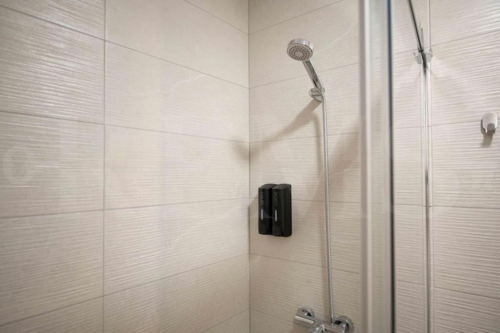 Fresh & Stylish Apartment With Parking By Rems Málaga Exterior foto