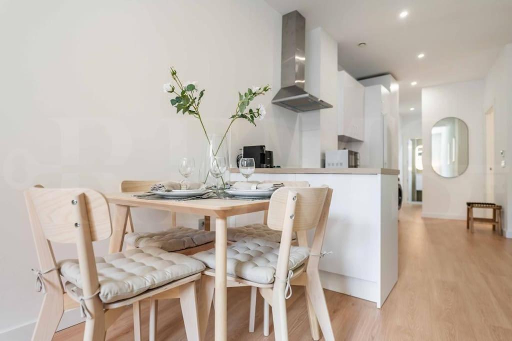 Fresh & Stylish Apartment With Parking By Rems Málaga Exterior foto
