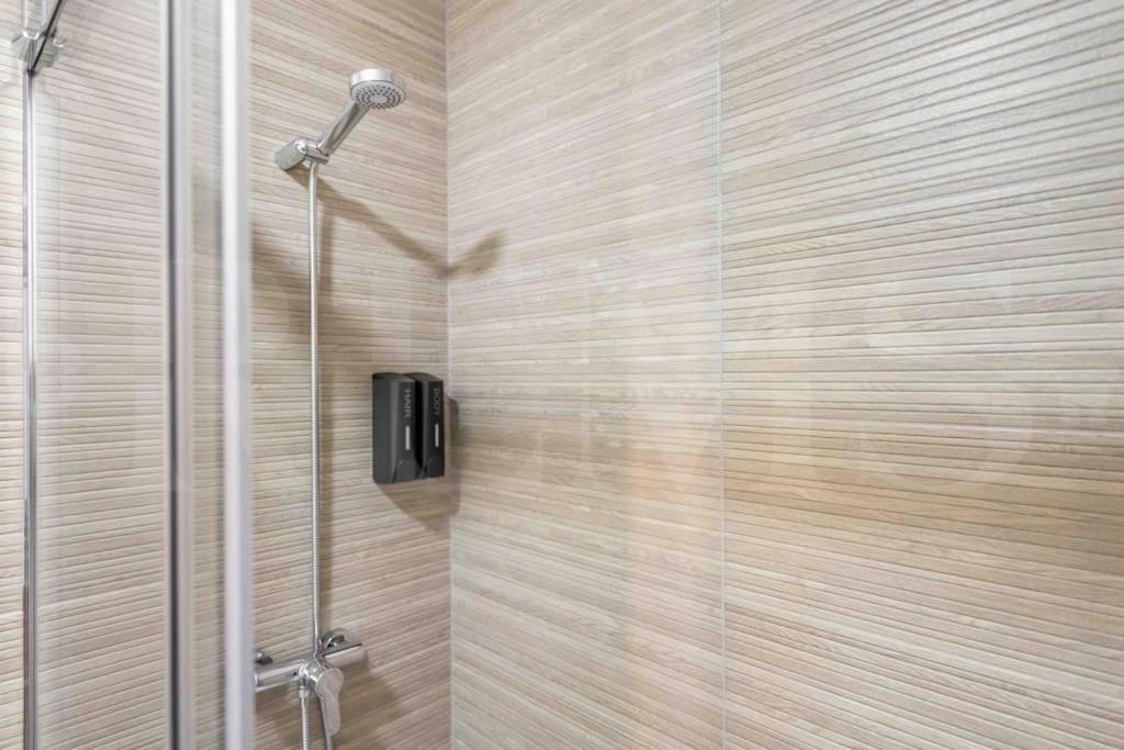 Fresh & Stylish Apartment With Parking By Rems Málaga Exterior foto